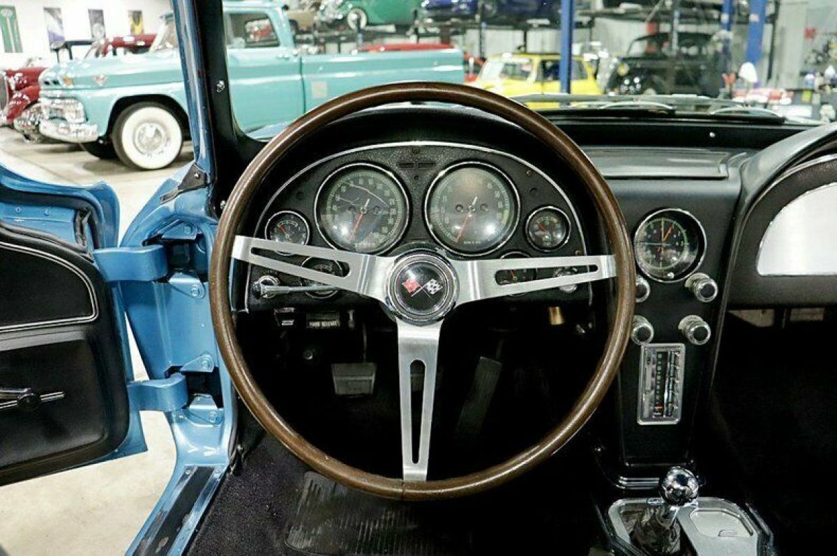 1967 Chevrolet Corvette 427 - photo 12