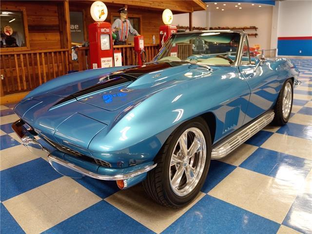 1967 Chevrolet Corvette 427 Convertible Resto Mod - photo 10