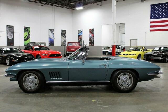 1967 Chevrolet Corvette Convertible - photo 2