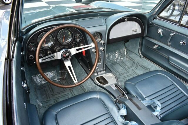 1967 Chevrolet Corvette - photo 2