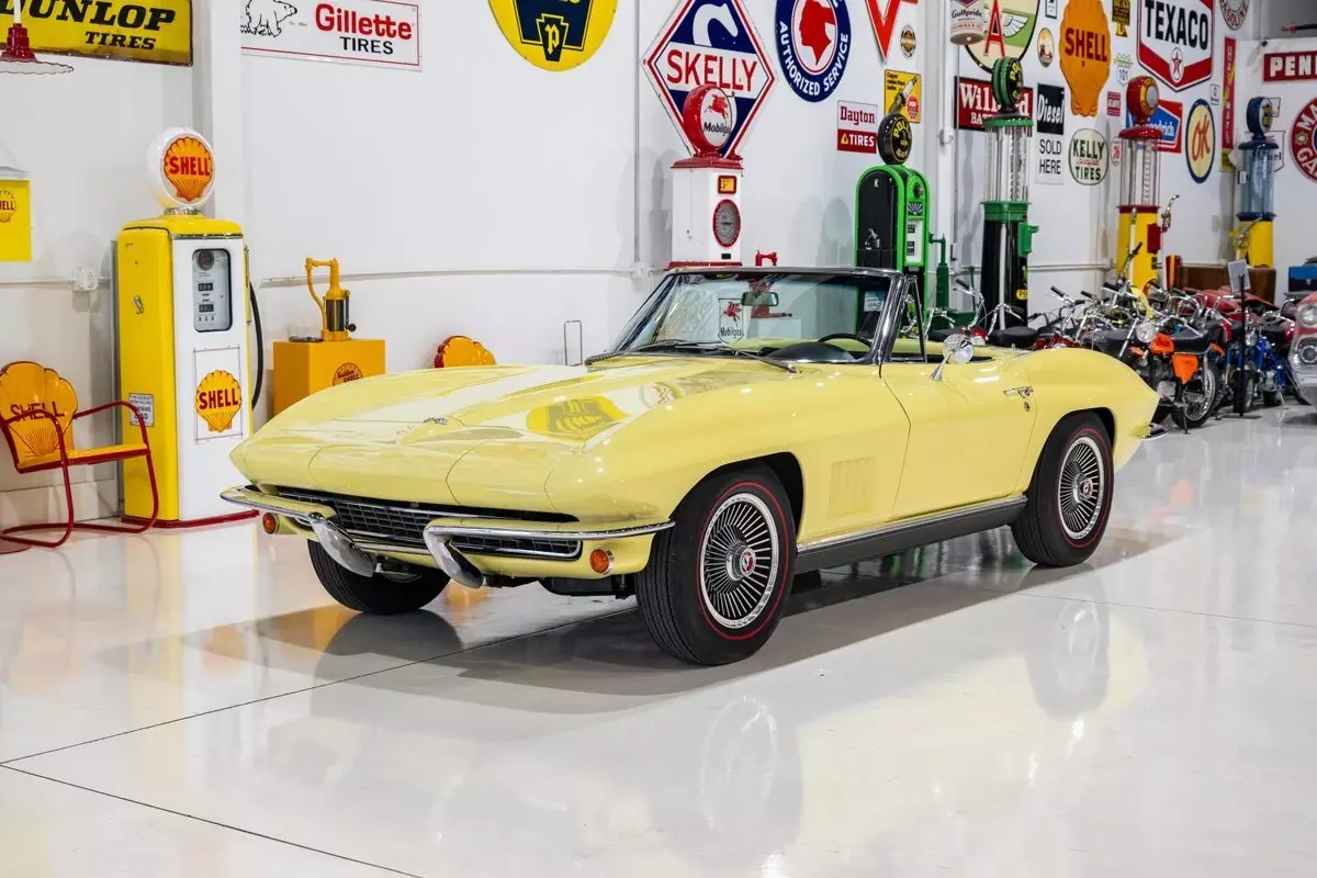 1967 Chevrolet Corvette Convertible, NOM 327, 4-Spd, Sunfire Yellow, XLNT 1967 Chevrolet Corvette Convertible