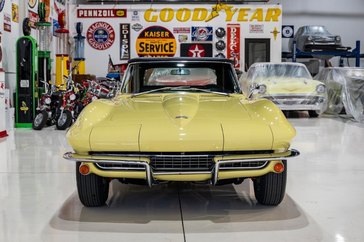 1967 Chevrolet Corvette Convertible - photo 12