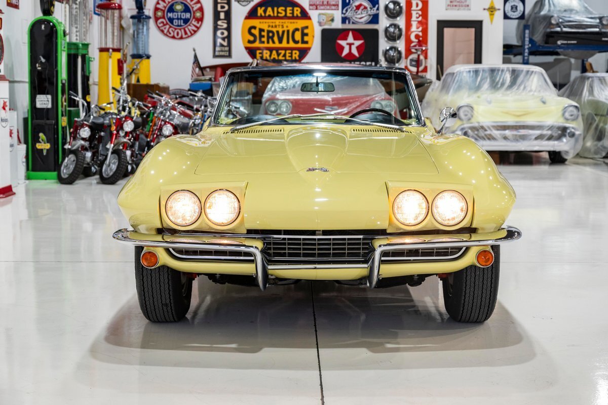 1967 Chevrolet Corvette Convertible - photo 13