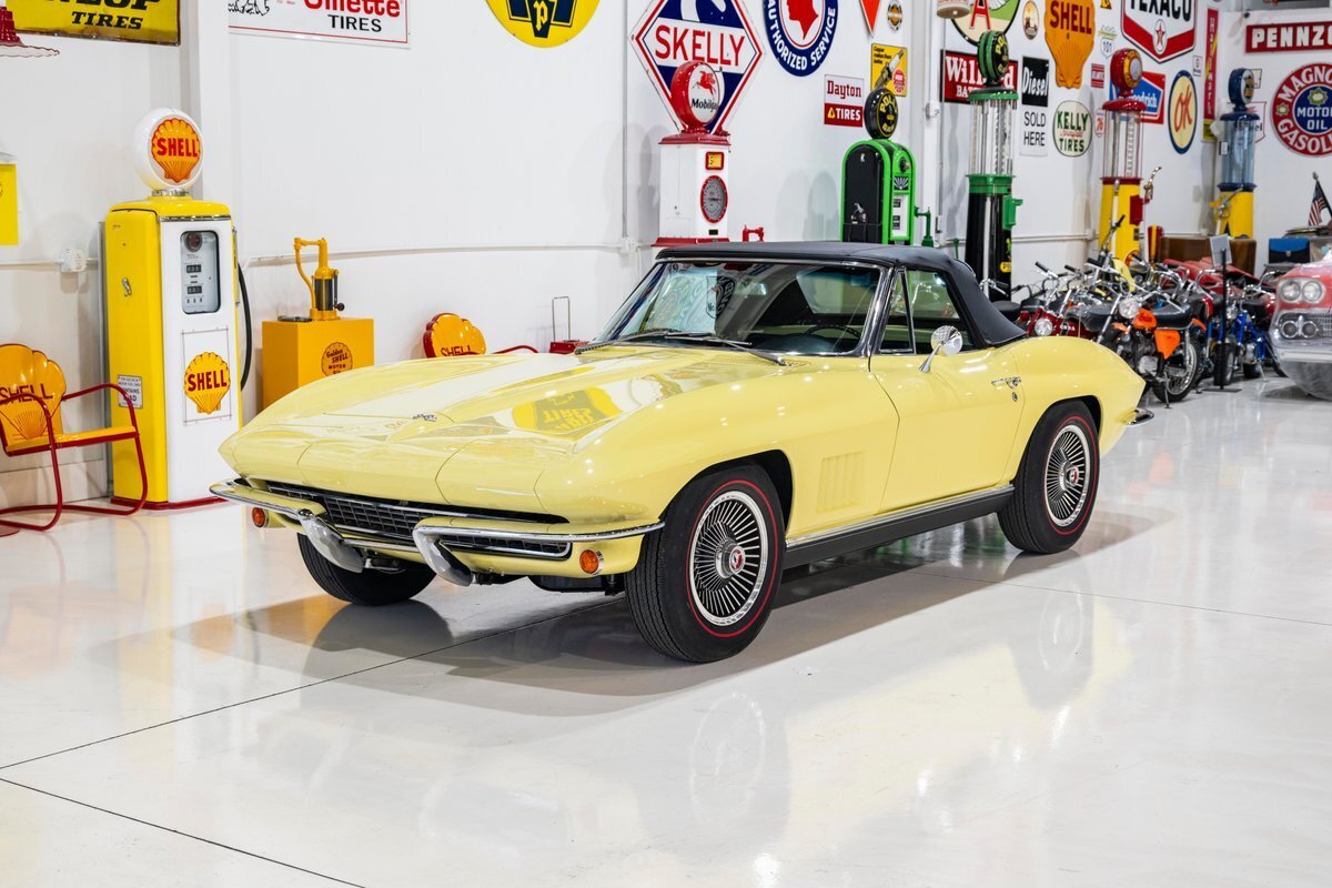 1967 Chevrolet Corvette Convertible - photo 3