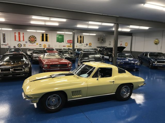 1967 Chevrolet Corvette Coupe @ 74classics.com 1967 Chevrolet Corvette 427 Stinger