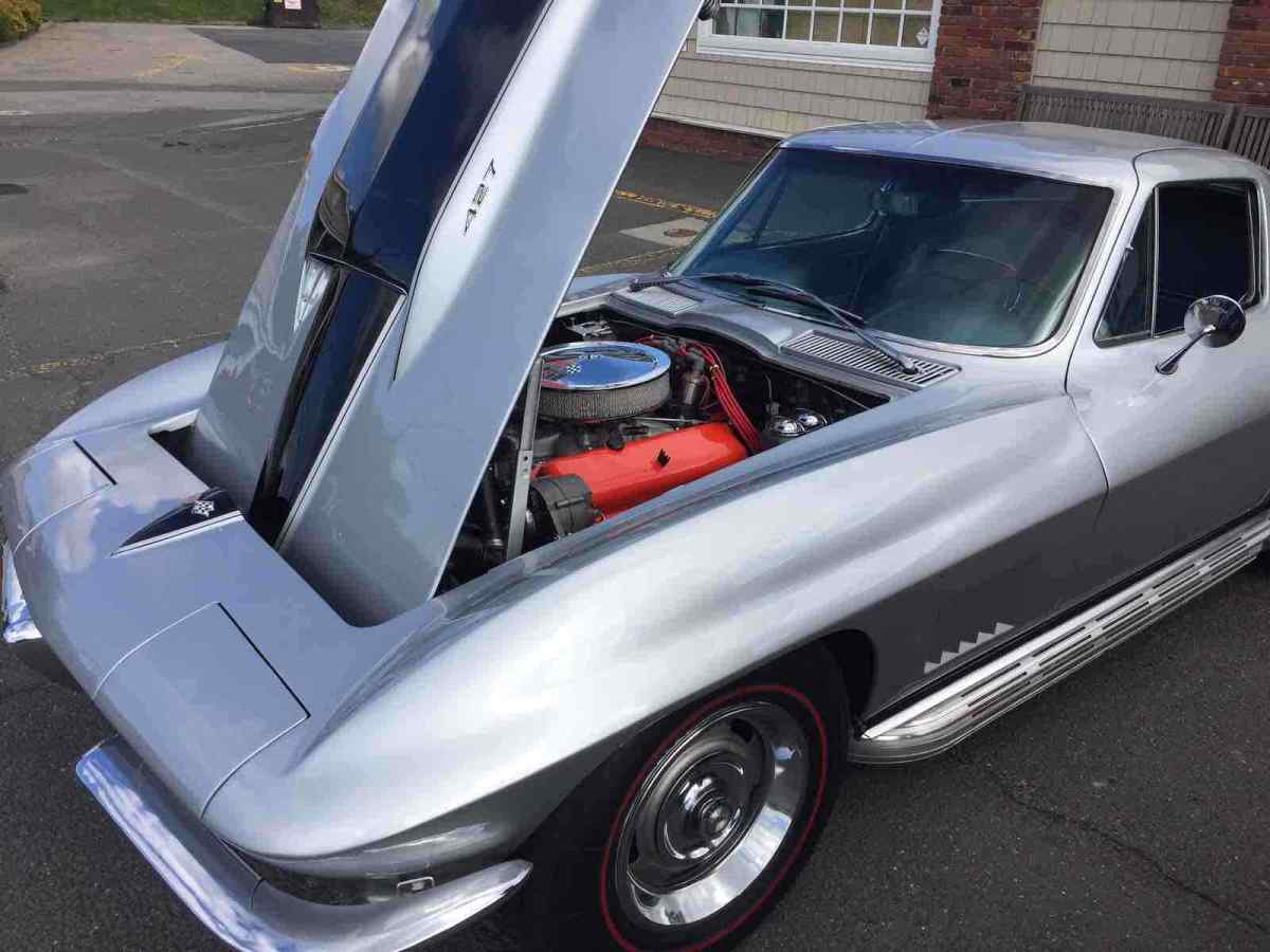 1967 Chevrolet Corvette coupe - photo 2