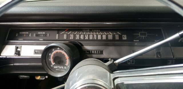 1967 Chrysler 300 Series - photo 2