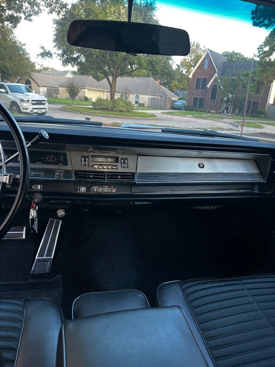 1967 Chrysler 300 Series - photo 3