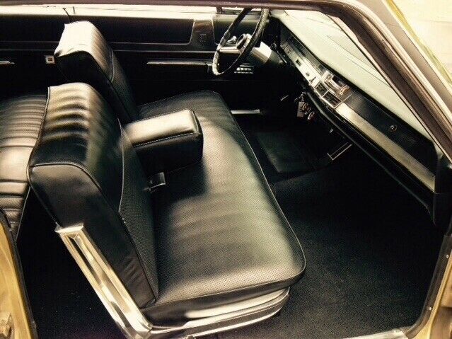 1967 Chrysler 300 Series Coupe - photo 4