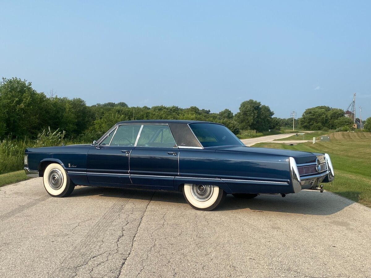 1967 Chrysler Imperial - photo 2