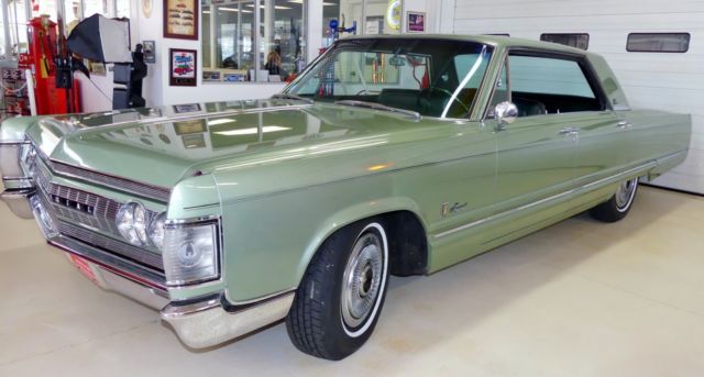 1967 Chrysler Imperial Crown - photo 5