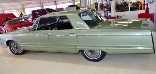 1967 Chrysler Imperial Crown - photo 6