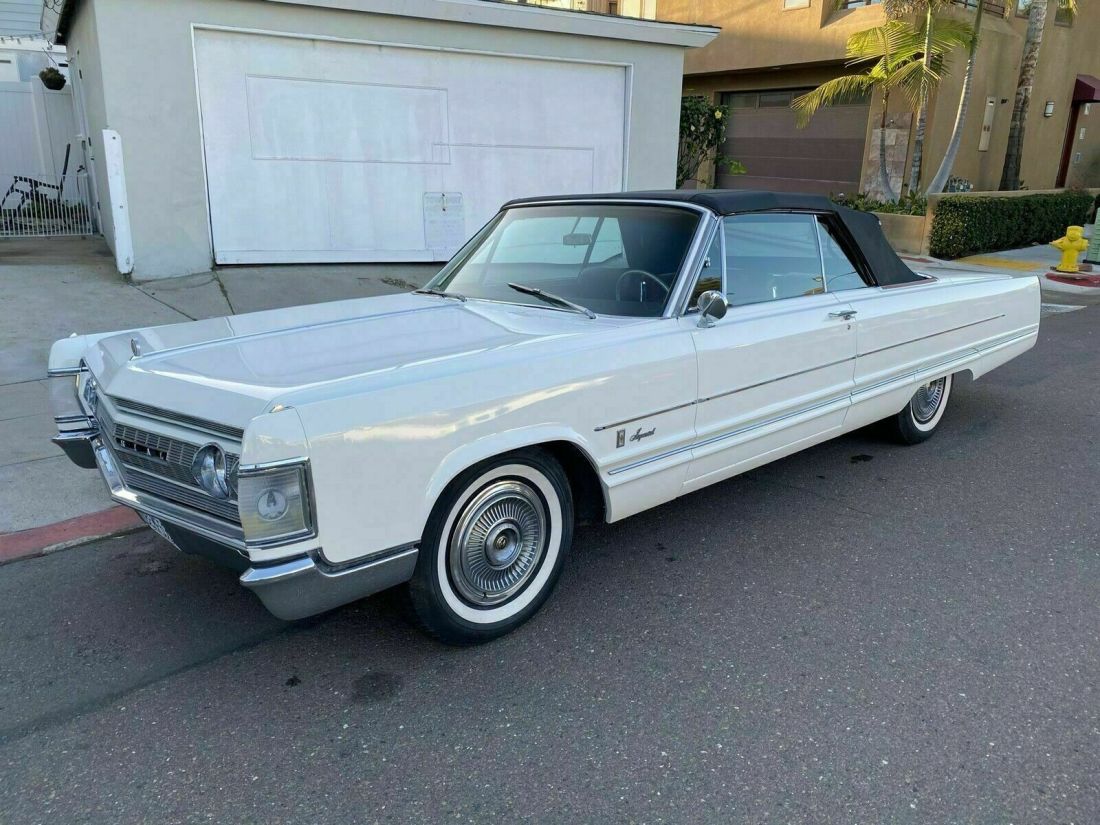 1967 Chrysler Imperial Crown - photo 2
