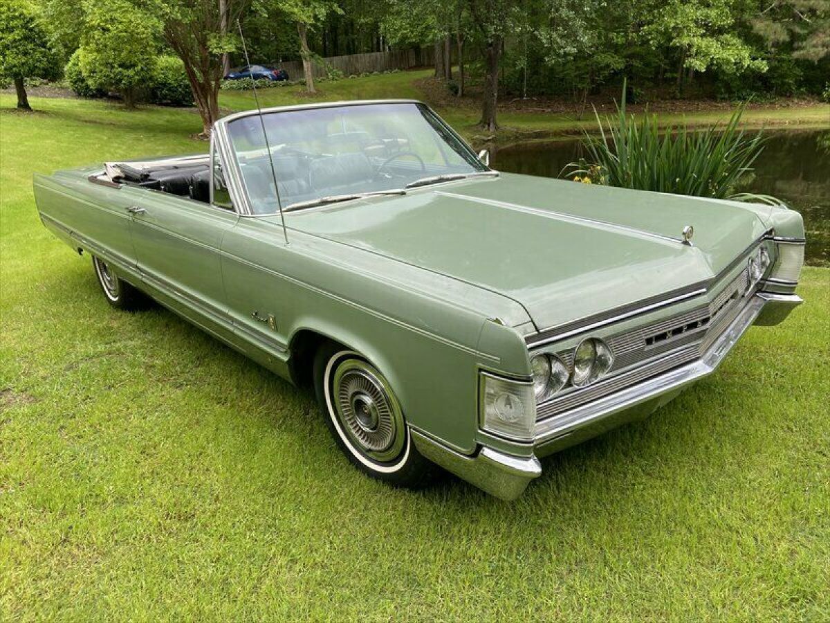 1967 Chrysler Imperial Convertible - photo 3