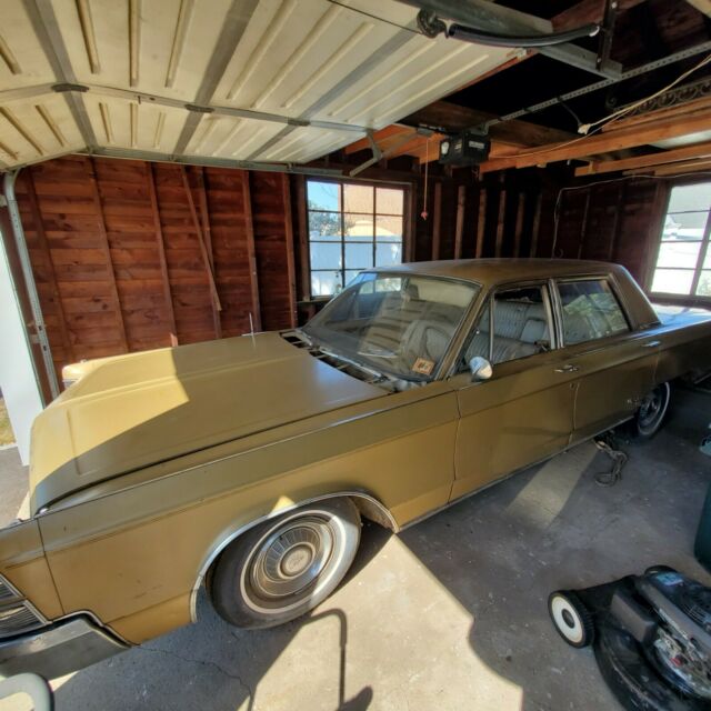 1967 Chrysler New Yorker - photo 2