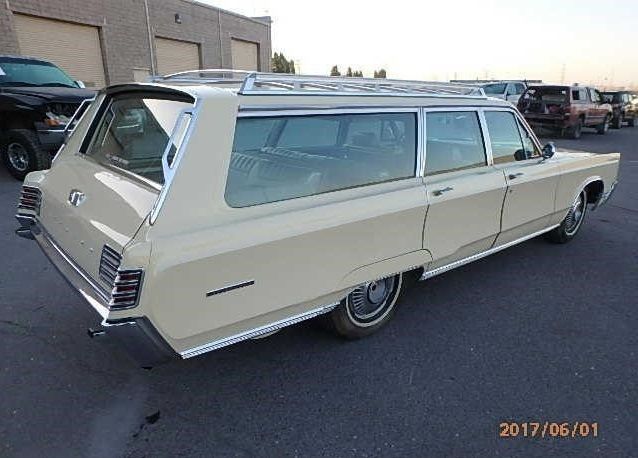1967 Chrysler Town & Country - photo 6