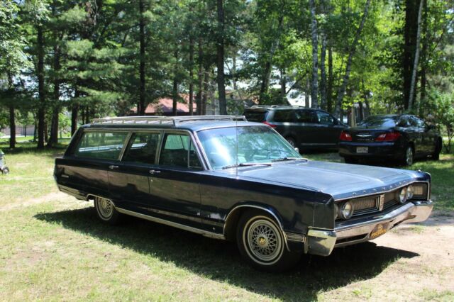 1967 Chrysler Town & Country - photo 10