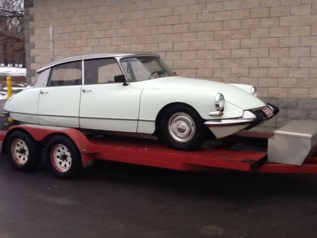 1967 CITROEN DS 21,ORIGINAL RUST FREE SURVIVOR, NEEDS TLC, BEAUTIFUL PROJECT CAR 1967 Citroën AX Ds21