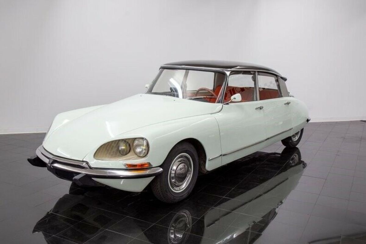 1967 Citroën ID19 Pallas Sedan - photo 11