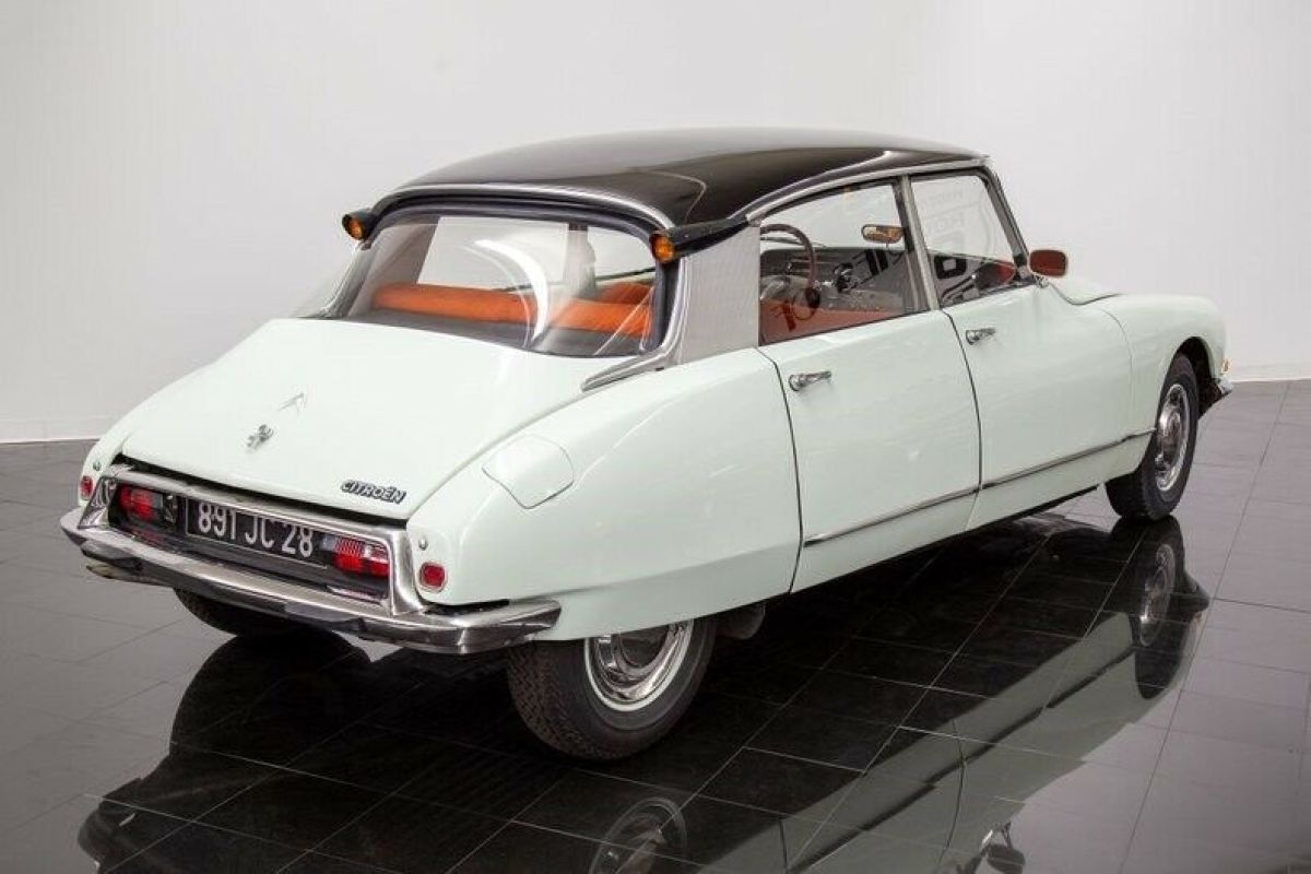 1967 Citroën ID19 Pallas Sedan - photo 4