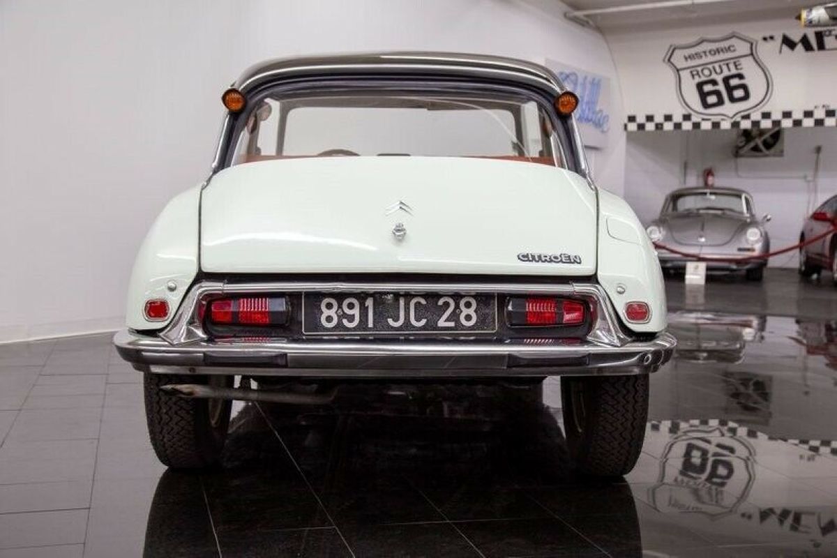 1967 Citroën ID19 Pallas Sedan - photo 6