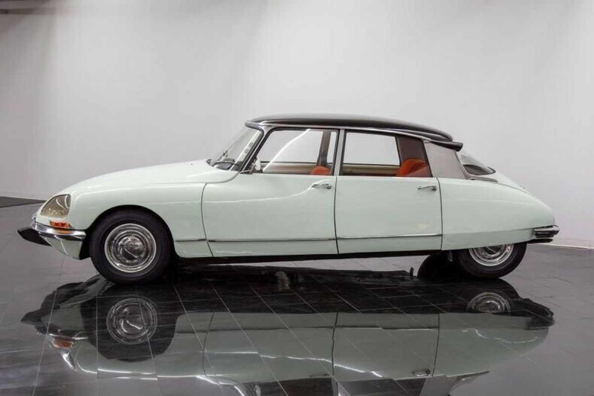 1967 Citroën ID19 Sedan - photo 2