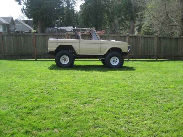 1967 classic Ford Bronco, updated 1967 Ford Bronco