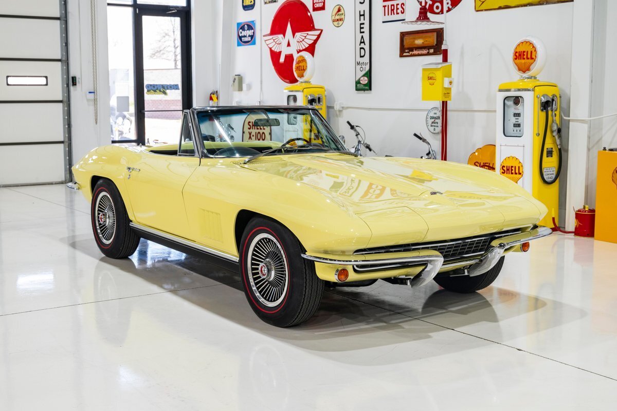 1967 Chevrolet Corvette Convertible - photo 11