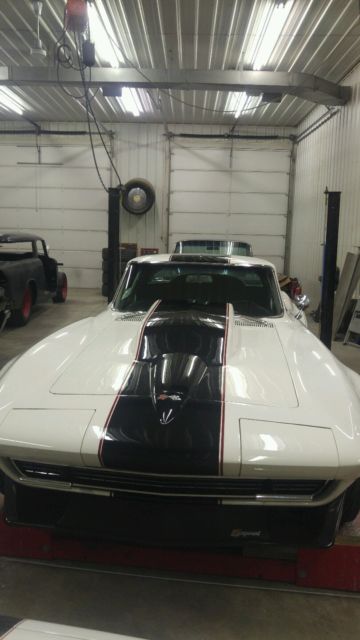 1967 Chevrolet Corvette coupe - photo 10