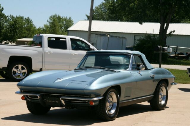 1967 Chevrolet Corvette - photo 2