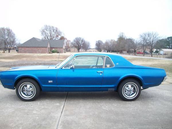 1967 Mercury Cougar XR7