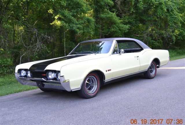 1967 CUTLASS 442 ORIGINAL 400 ENGINE LOADED SOLID BEAUTIFUL SAFFRON AND BLACK 1967 Oldsmobile 442 2 DOOR HARDTOP