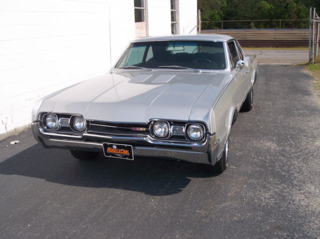 1967 Oldsmobile Cutlass 442 Hurst - photo 2