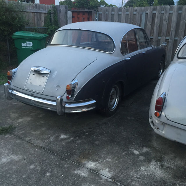 1967 Other Makes Daimler Saloon 2.5L - V8 Jaguar 4 Door Saloon - photo 2