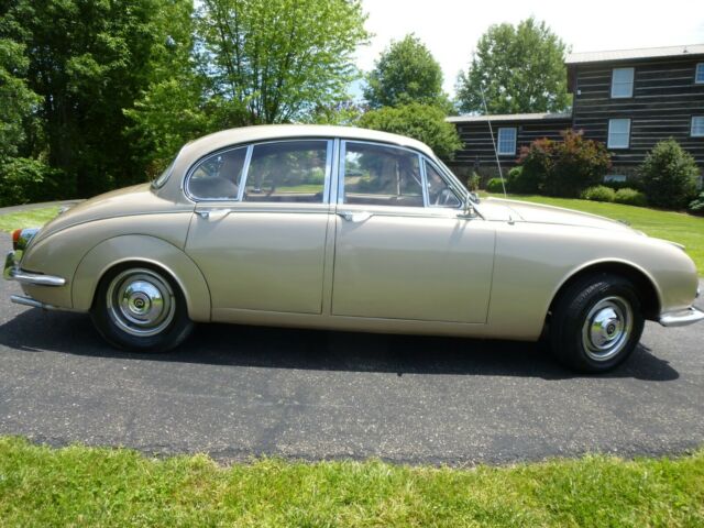1967 Daimler V8-250 1967 Jaguar Other