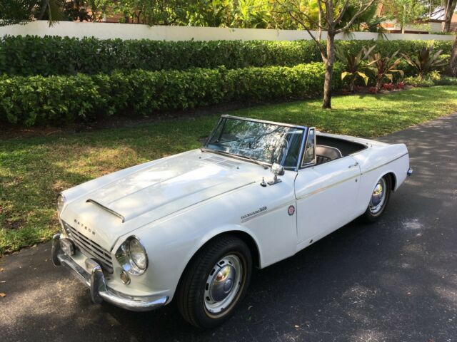 1967 Datsun 1600 Roadster (Convertible) 1967 Datsun 1600 Convertible
