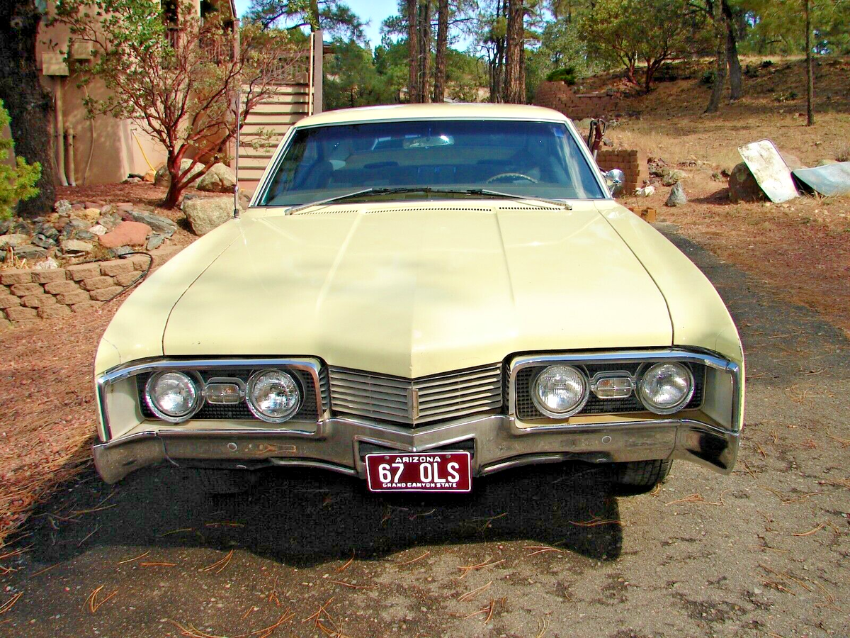 1967 Oldsmobile Custom Cruiser - photo 2