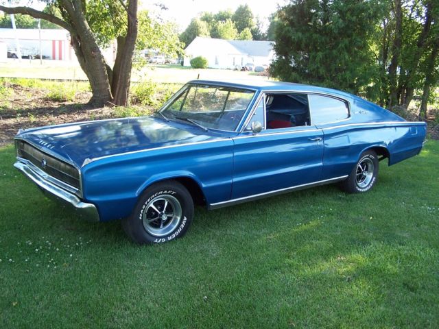 1967 Dodge Charger - photo 2