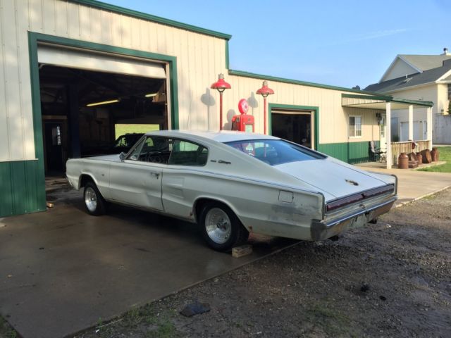 1967 Dodge Charger - photo 2