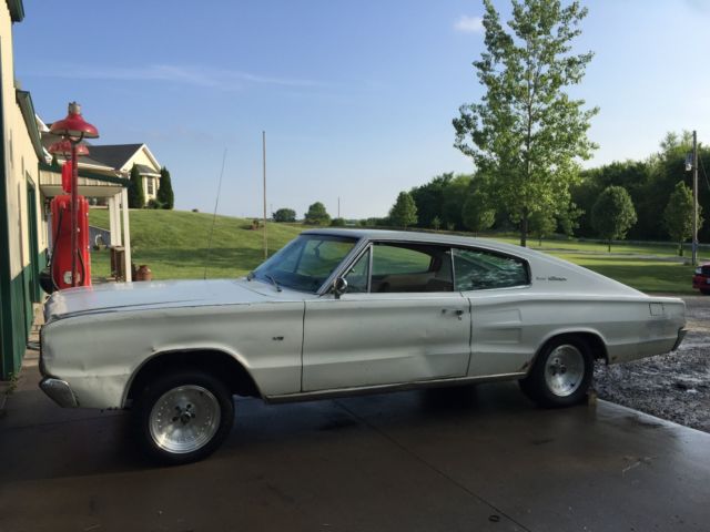 1967 Dodge Charger - photo 3