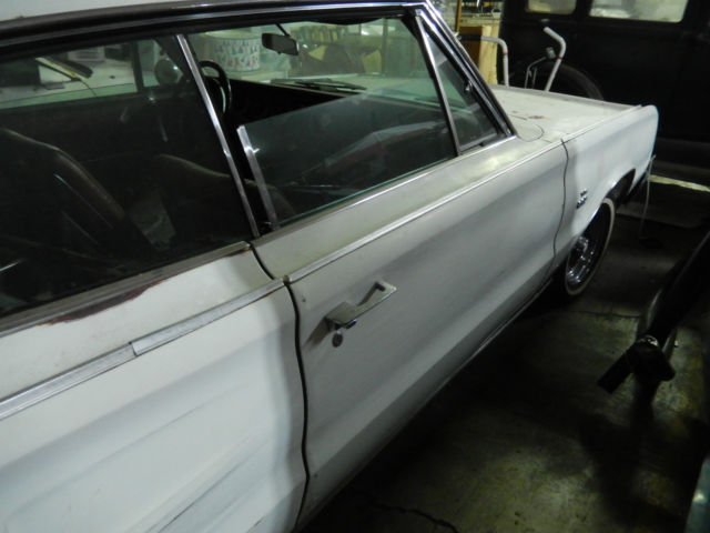 1967 Dodge Charger - photo 2