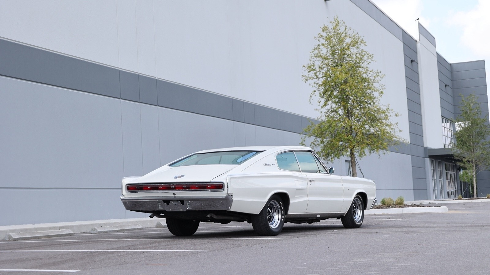 1967 Dodge Charger - photo 2