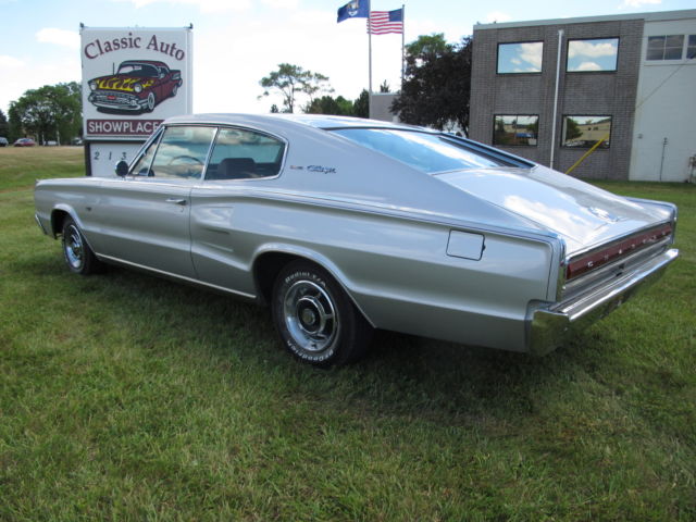 1967 Dodge Charger - photo 2