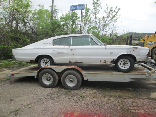 1967 Dodge Charger - photo 2