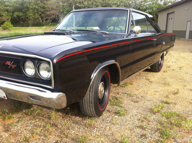 1967 Dodge Coronet R/T 440 4 speed, orig Black w/ Red accent stripes! - photo 10