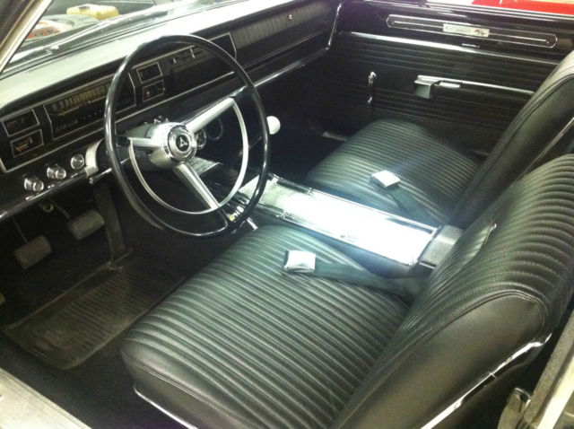 1967 Dodge Coronet R/T 440 4 speed, orig Black w/ Red accent stripes! - photo 12