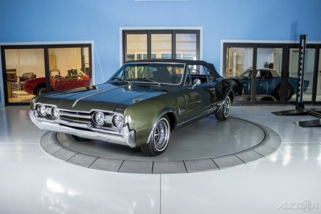 1967 Oldsmobile Cutlass F/85 Deluxe