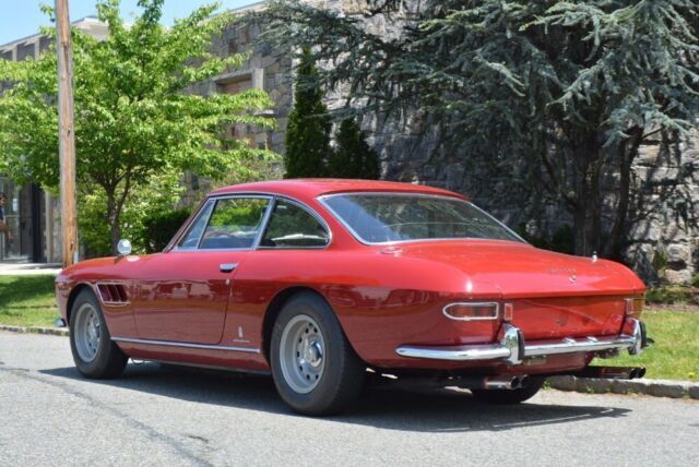1967 Ferrari 330GT - photo 10
