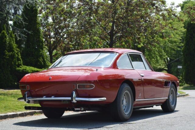 1967 Ferrari 330GT - photo 11