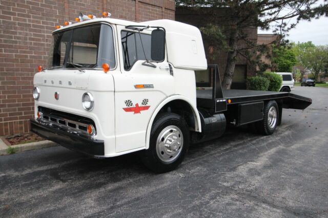 1967 Ford C550 COE Cab over ramp truck car hauler flatbed hodges chevrolet 1967 Ford C550 COE - Ramp Truck - RARE Sleeper